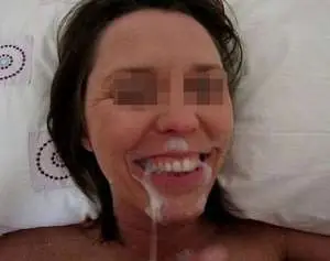 Fille recherchant un homme libre pour baiser à Versailles