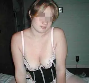 une jeune femme très salope à Lille